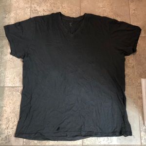 Men’s Gap v-neck t-shirt